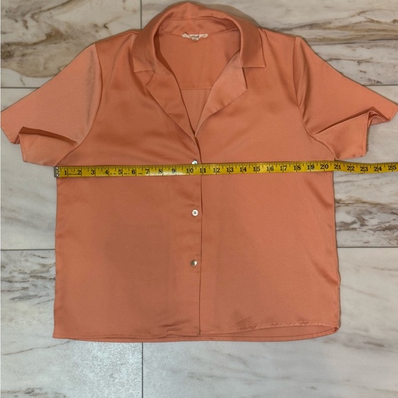 Easel Los Angeles Satin Button Down Blouse Size Small in Burnt Orange - Picture 3 of 8